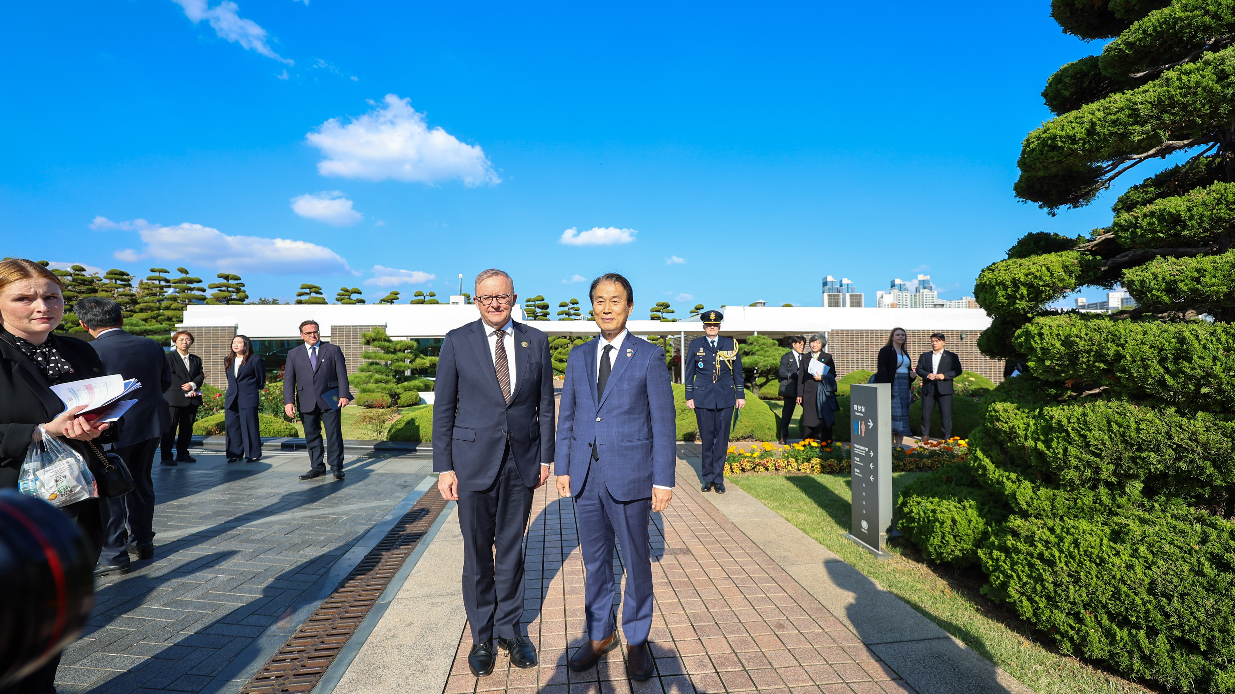 [APEC Summit 2025] Minister Kwon Oh-eul Welcomes Australian Prime Minister Anthony Albanese 이미지